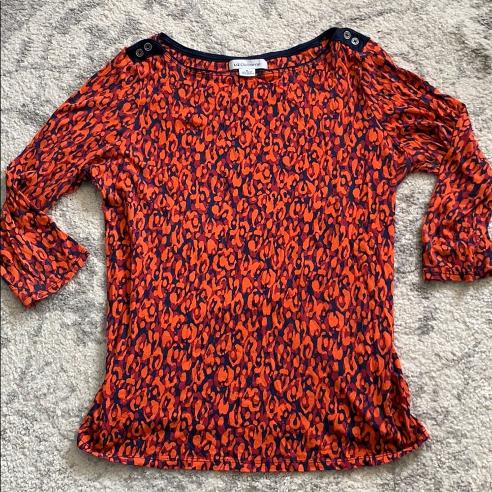 Beautiful long sleeve! Hardly worn